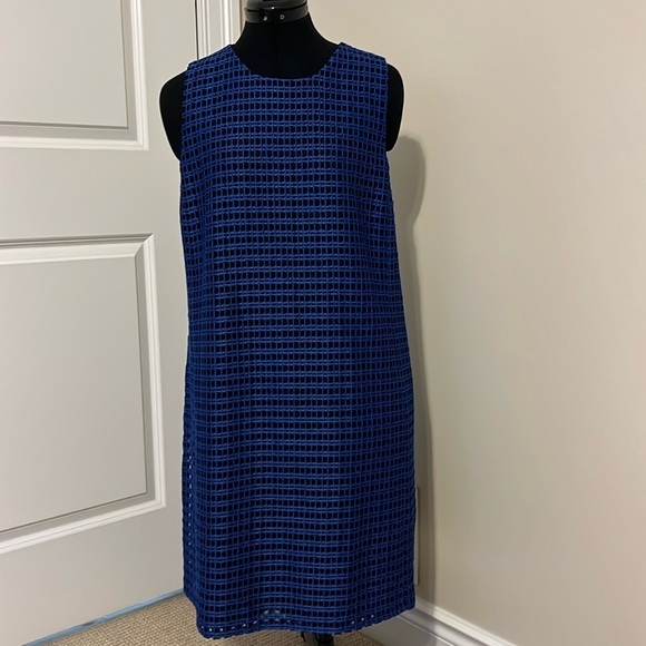 Halogen Dresses & Skirts - 🆕 HALOGEN Shift Dress Sleeveless